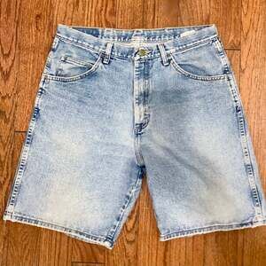 Wrangler Men’s Light Wash Denim Shorts‎ 34